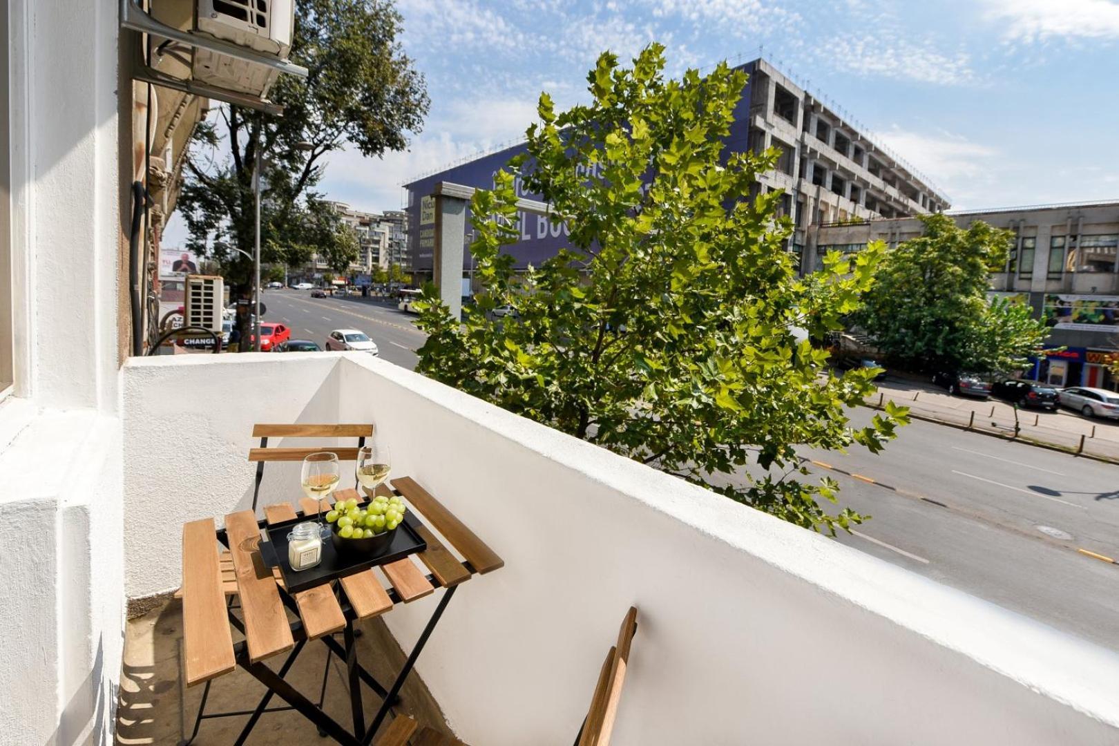 Ideal Home - Spacious & Modern Accommodation Near Unirii Square Bucarest Esterno foto